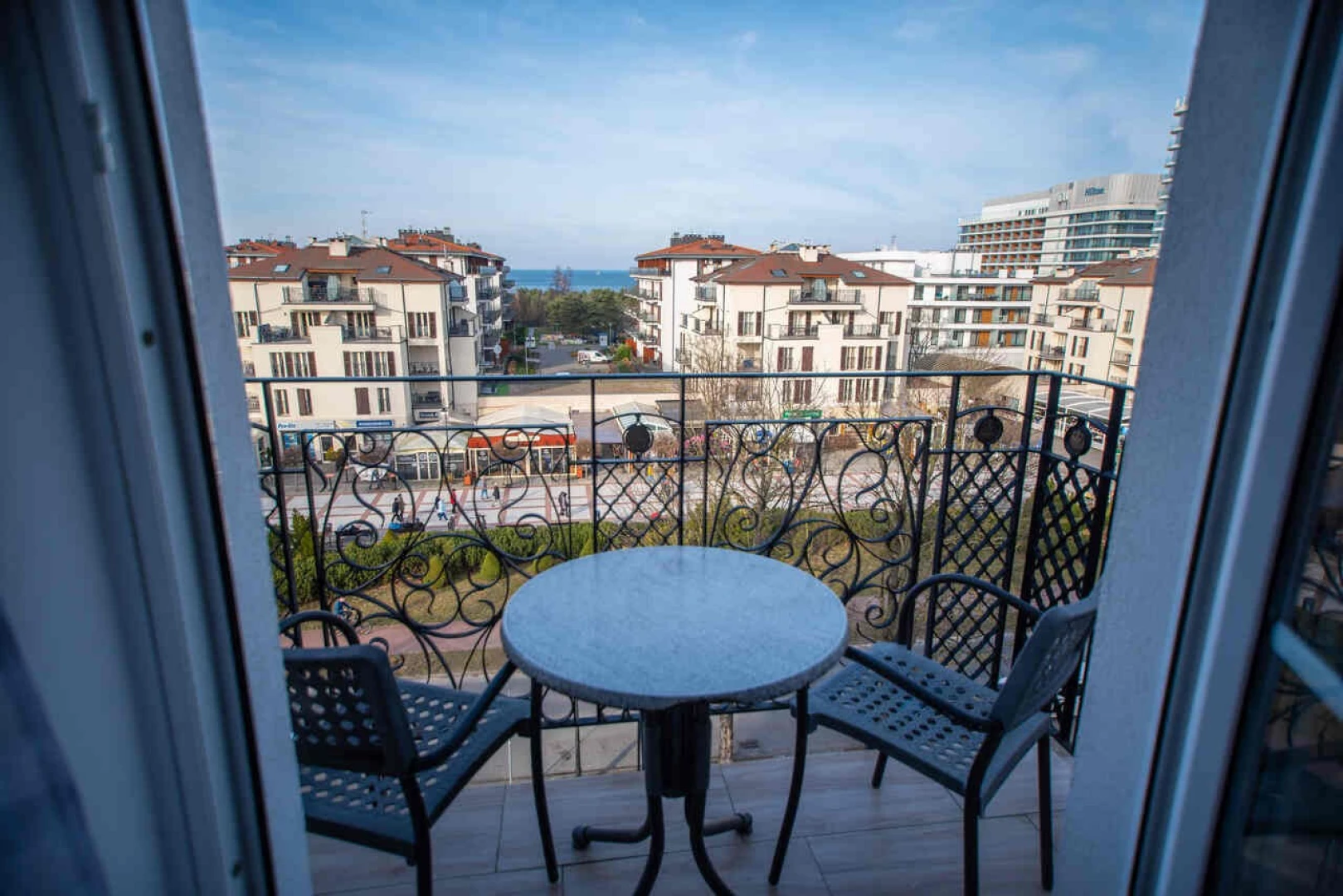 Apartament Trzy Korony Swinoujscie 53 – balkon z widokiem na morze